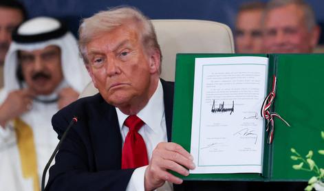 Zgodovinski podpis Donalda Trumpa?