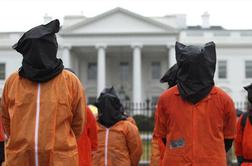 V Washingtonu protest ob deseti obletnici Guantanama