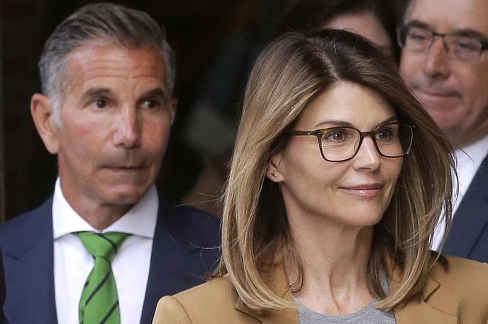 Lori Loughlin in Mossimo Giannulli | Mossimo Giannulli in Lori Loughlin sta se poročila novembra 1997, v zakonu pa sta se razveselila rojstva dveh hčerk. | Foto Guliverimage