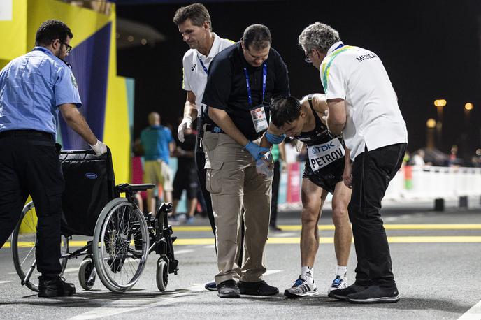 maraton Doha | Mednarodni olimpijski komite je v želji po tem, da bi se izognil ponovitvi nehumanega maratona v Dohi, olimpijski maraton in tekme v hoji iz Tokia prestavil v Saporo. Organizatorji iger so odločitvi ostro nasprotovali, a so morali popustiti. | Foto Getty Images