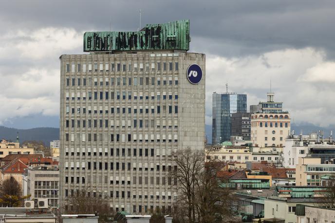 NLB | Če so stranke podatke že posredovale, naj čim prej kontaktirajo NLB. | Foto Bor Slana/STA