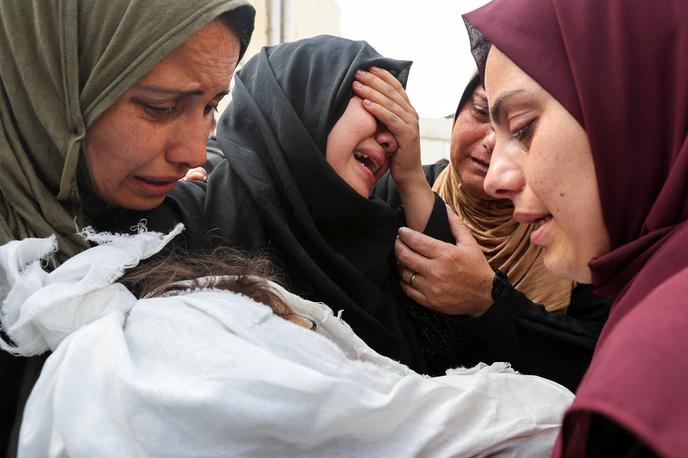 Gaza | Po podatkih ministrstva za zdravje v Gazi je bilo v nasilju ubitih že več kot 35 tisoč ljudi, več kot 79 tisoč pa je bilo ranjenih.  | Foto Reuters