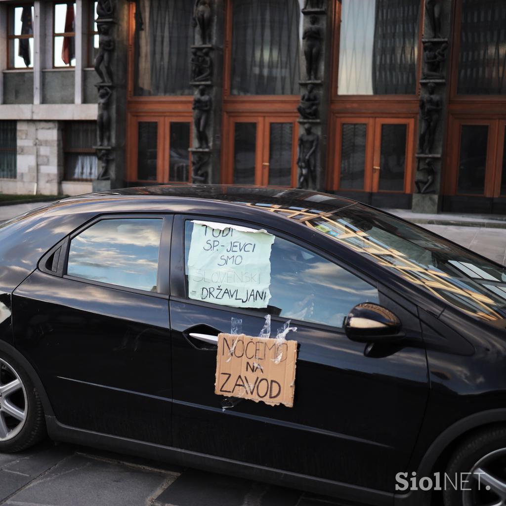 Protest prižig sveč