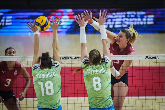 slovenska ženska odbojkarska reprezentanca : ZDA | Foto Slovenke so na zgodovinski prvi tekmi svetovnega prvenstva Američankam odščipnile niz.