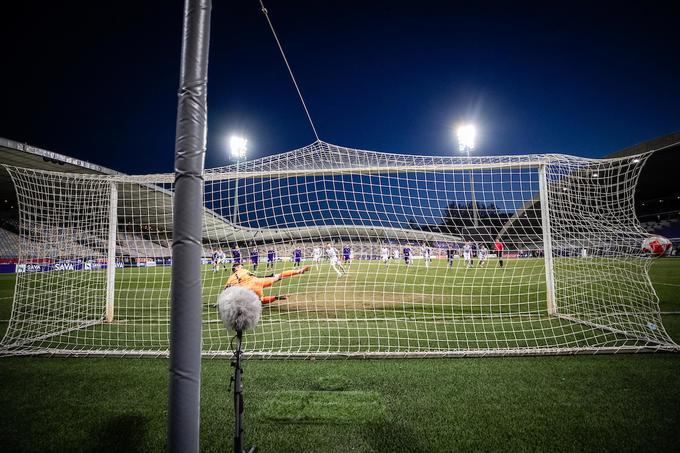 Tomi Horvat je premagal Ažbeta Juga po strelu z bele točke. | Foto: Blaž Weindorfer/Sportida