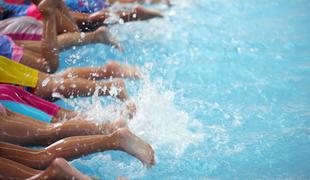 Hrvaška: 13 otrok se je v bazenu zastrupilo s klorom