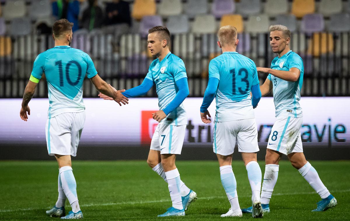 Slovenija : Anglija, slovenska nogometna reprezentanca U21 | Kdaj bomo spet videli nogometaše v akciji?  | Foto Blaž Weindorfer/Sportida