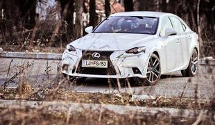Lexus IS 300h F-sport