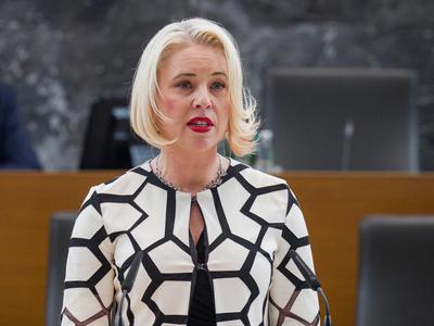 Urška Klakočar Zupančič še vedno na nadomestilu, a pravica se ji izteka