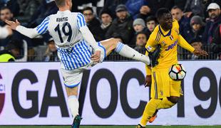 Napoli izkoristil spodrsljaj Juventusa, Kurtićevi remizirali s "slovenskim" Chievom