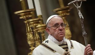 Papež pred polnočnico blagoslovil iraške begunce