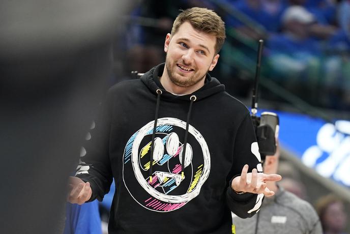Dončić spremljal dramo v Dallasu #video