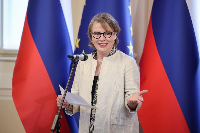 Bernarda Fink Inzko | Mezzosopranistka se je rodila v Argentini staršema iz Ljubljane, ki sta morala leta 1945 tako kot še drugi Slovenci zapustiti takratno Jugoslavijo. Odraščala je v argentinskem in tudi slovenskem okolju, saj so v tamkajšnjih slovenskih kulturnih centrih imeli tako šole kot zbore in gledališče. | Foto Nebojša Tejić/STA