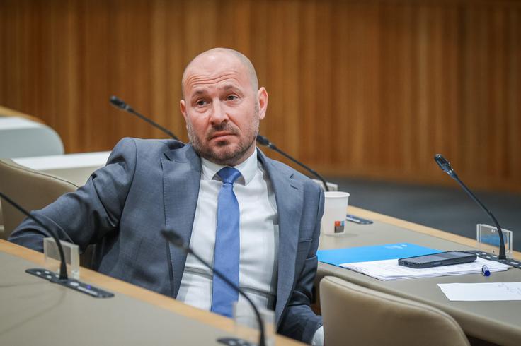 Na področju energetike je po Vrtovčevih besedah cilj dolgoročna energetska samozadostnost in neodvisnost ter robustnost elektroenergetskega sistema. | Foto: STA