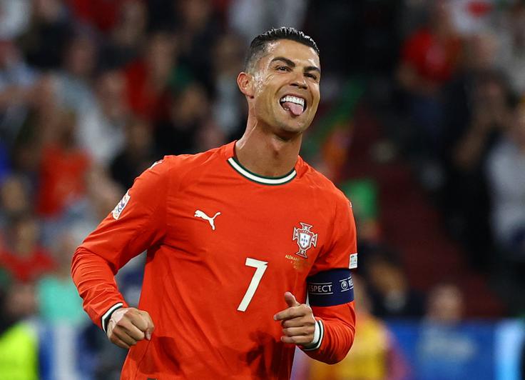 Cristiano Ronaldo je v nogometnem svetu sinonim za številko sedem. | Foto: Reuters