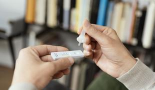 Testi na protitelesa za covid-19 za domačo uporabo že v lekarnah