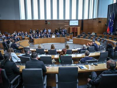 Golob optimističen glede izvolitve predsednika DZ, SDS brez svojega kandidata #video #foto