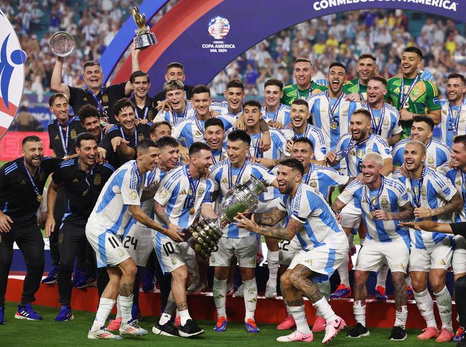 Argentina je postavila nov rekord, saj je osvojila Copa Americo že 16. Na večni lestvici sta ji najbližje Urugjva (15 lovorik) in Brazilija (9). | Foto: Reuters