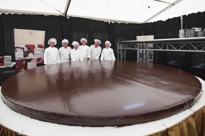 Sacher torta velikanka Ljubljana | Foto: Matej Leskovšek