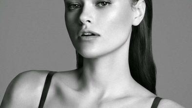 Calvin Klein je model s konfekcijsko številko 38 označil za "močnejši"