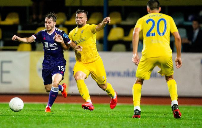 Jan Repas se je izkazal s podajo za tretji gol Maribora, ki ga je dosegel Brazilec Felipe Santos. | Foto: Vid Ponikvar