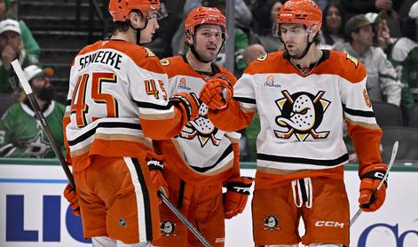 Boston in Anaheim napadata šesti zaporedni zmagi