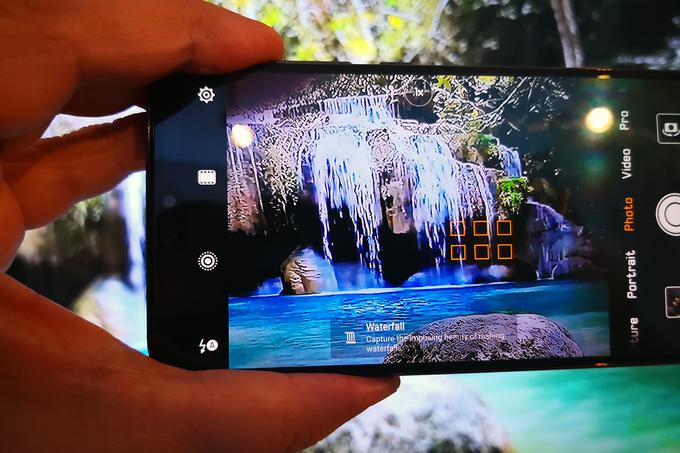 Umetna inteligenca fotoaparata na pametnem telefonu Huawei P20 Pro je prepoznala slap, čeprav smo ga gledali na zaslonu in ne v naravi. | Foto: Srdjan Cvjetović