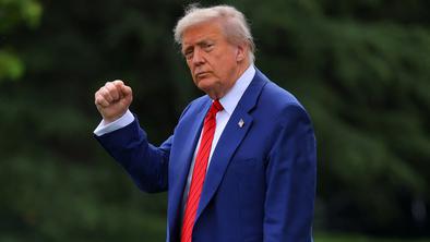 Vrhovno sodišče ZDA otežilo sodne blokade Trumpovih ukazov