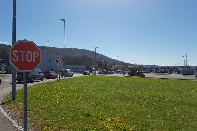 mejni prehod, mejna kontrola, zastoj, Jelšane | Foto Srdjan Cvjetović