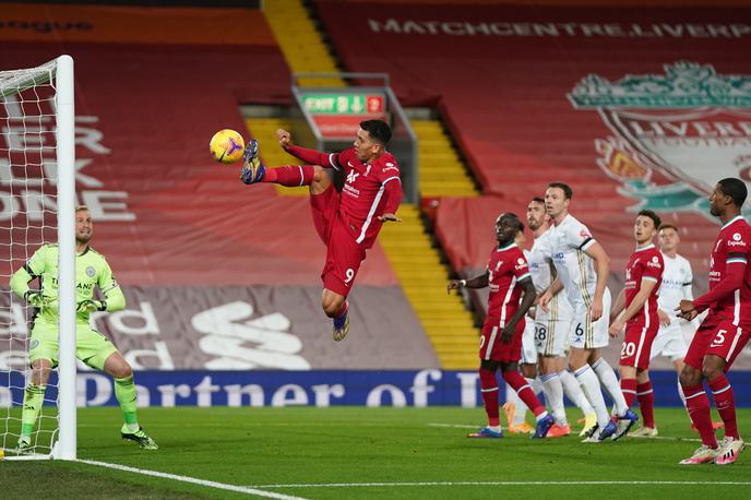 Roberto Firmino - Liverpool | Liverpoolčani so ujeli ritem, v derbiju 9. kroga premier lige so zanseljivo odpravili Leicester City. | Foto Reuters