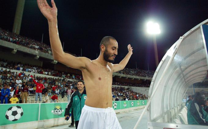 V libijski reprezentanci je bil skorajda vse, kar je lahko bil. Predsednik zveze, nogometaš in kapetan, verjetno tudi trener. | Foto: Getty Images