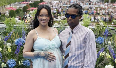Po dveh sinovih je Rihanna povila še deklico