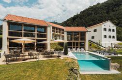 ZEN EMERALD Resort & Soča Atelier: v ritmu Soče, kjer prostor ustvarja mir in okusi pripovedujejo zgodbo
