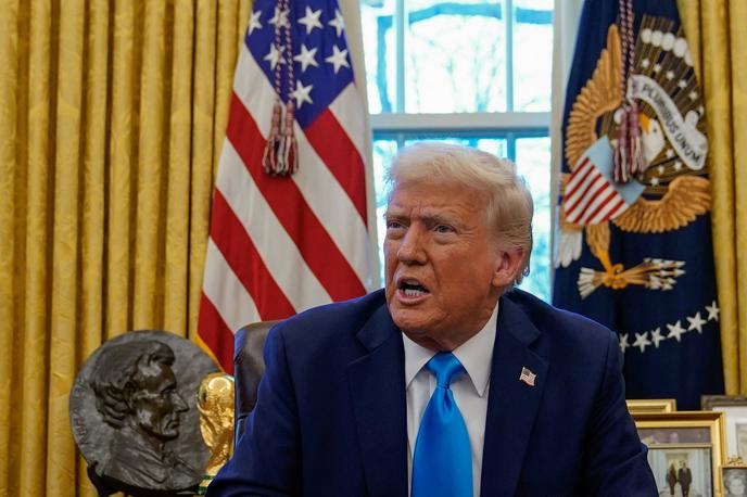 Donald Trump | Donad Trump je v petek že navsezgodaj razveselil z jezno objavo glede trgovinskih pogajanj z EU, ki menda ne vodijo nikamor, zaradi česar je zagrozil, da bo kmalu uvedel 50-odstotne carine na uvoz iz EU. | Foto Reuters