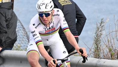 Dvojna zmaga UAE in izjemna gesta Pogačarja, zmago je prepustil McNultyju