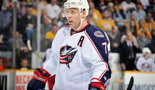 V ligi NHL služi milijone, zaradi staršev pa je na beraški palici