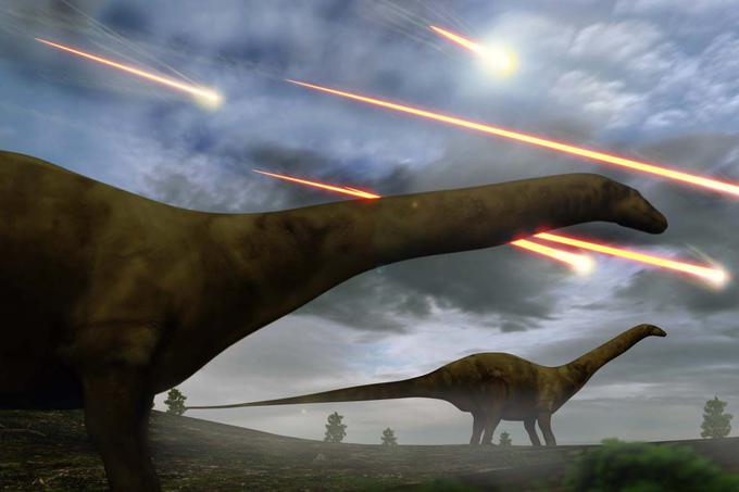 Splošno sprejeto znanstveno dejstvo je, da je izumrtje dinozavrov pred približno 65 do 66 milijoni let povzročil trk večjega meteorita ali asteroida, ki je ob Zemljo udaril na območju današnjega Mehiškega zaliva na stičišču severne in srednje Amerike. | Foto: Thinkstock