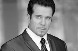 Igralec iz kultne serije umrl v požaru