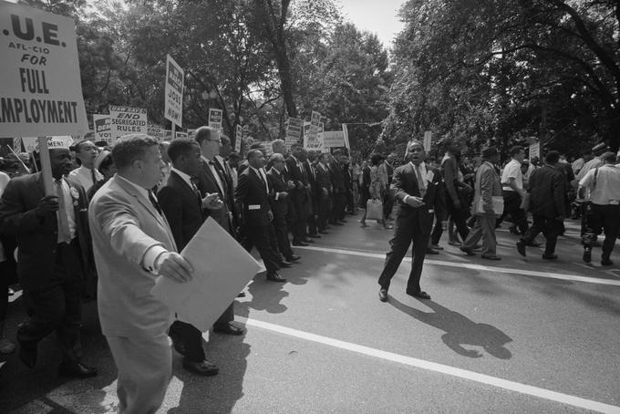 Martin Luther King z drugimi voditelji gibanja za državljanske pravice med potekom shoda za državljanske pravice v Washingtonu 28. avgusta 1963. | Foto: Reuters