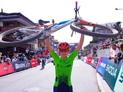 Maruša Tereza Šerkezi je svetovna prvakinja!