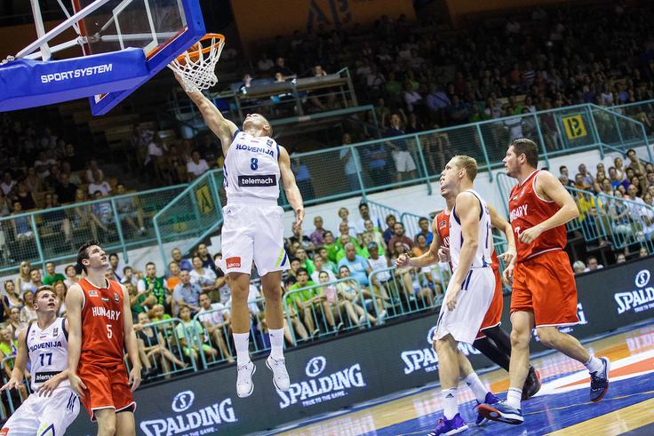 "Veliko lažje je, ko imaš ob sebi takšna igralca, kot sta Dragić in Dončić in delata veliko viška za vse nas igralce." | Foto: Grega Valančič/Sportida