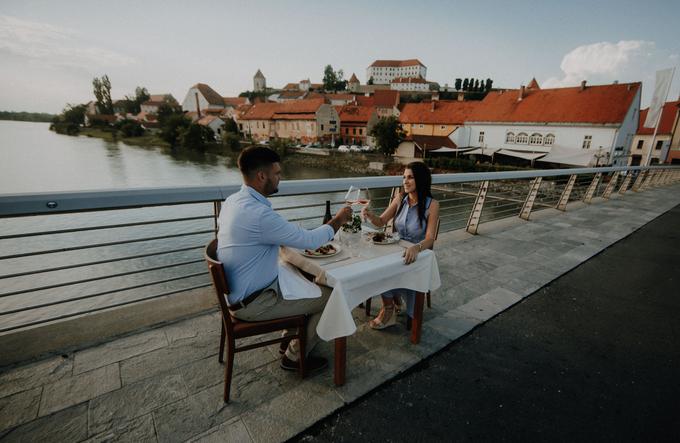 Dogodek Večerja na mostu, katerega organizator je Gostilna Ribič, se bo letos odvil 20. avgusta. | Foto: Kozel Stanko