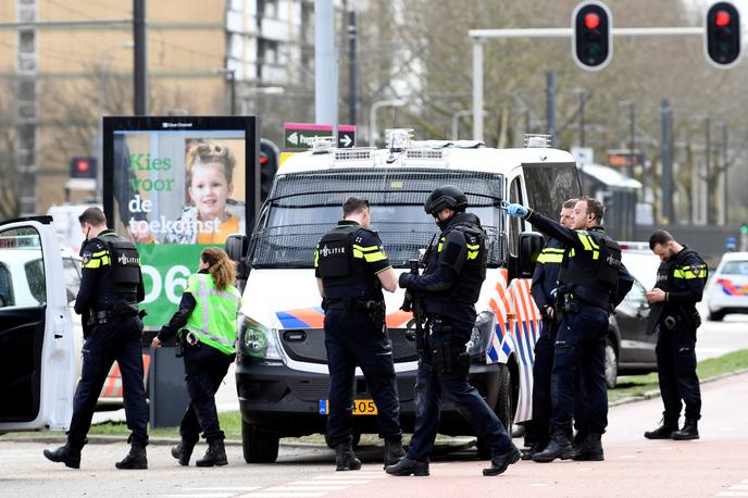 Prizorišče streljanja v Utrechtu | Nizozemska policija je 37-letnega napadalca turškega rodu prijela po osemurni iskalni akciji. | Foto Reuters