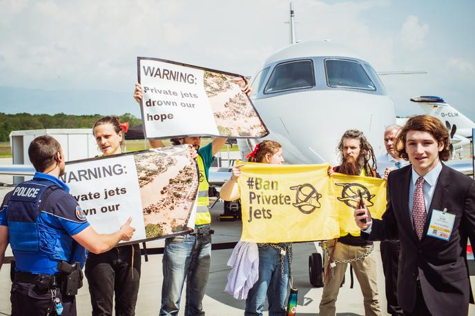 Podnebni akativisti | Podnebni aktivisti so pridržani že več kot 20 ur.  | Foto Reuters