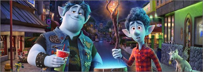 Animirana uspešnica studiev Disney in Pixar je umeščena v fantazijski svet, zgodba pa nam predstavi najstniška brata (glasova sta jima posodila Tom Holland in Chris Pratt), ki se podata na nenavadno dogodivščino, da bi odkrila, ali je še mogoče najti malo čarobnosti tam zunaj. • V soboto, 26. 12., ob 14.55 na HBO.* │ Tudi na HBO OD/GO. | Foto: 