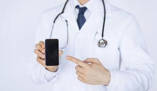 Novo upanje za bolnike s Parkinsonovo boleznijo je v pametnem mobilnem telefonu
