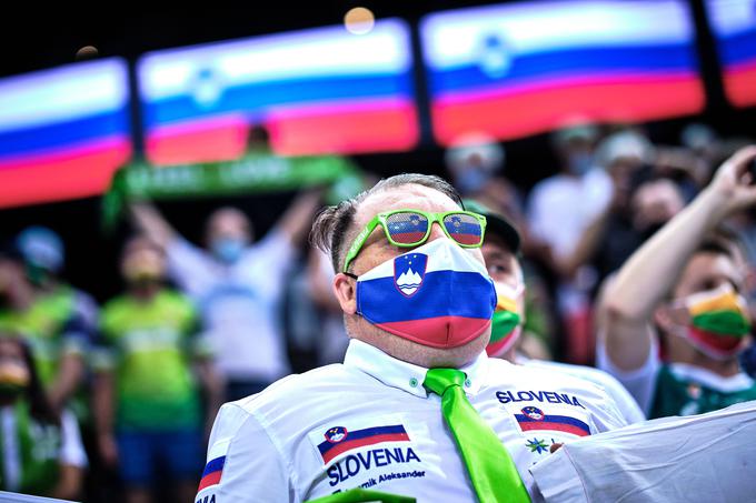 Slovenci znova upajo na številčno pomoč s tribun. | Foto: Hendrik Osula/FIBA