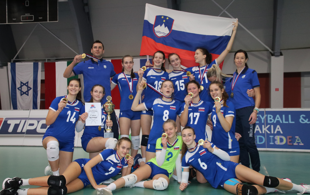 Slovenija odbojka kadetinje | Slovenske kadetinje so se uvrstile na evropsko prvenstvo. | Foto OZS