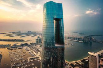Čeprav tega niso načrtovali, so v Dubaju zgradili najvišji hotel na svetu #video