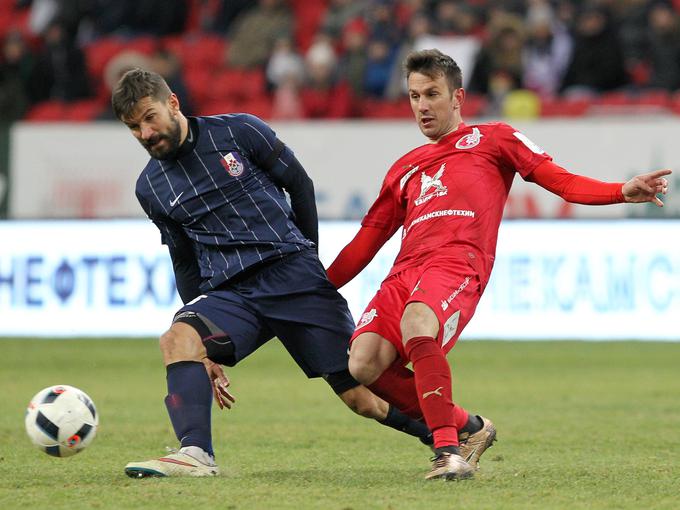 Stevanović (levo) je izkušeni zvezni igralec. Igral je v številnih tujih državah (Španija, Izrael, Nizozemska, Ukrajina, Poljska in Rusija). | Foto: 